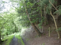 A footpath follows the eastern boundary