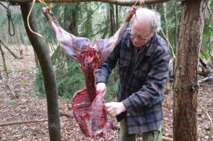 The Hangi : a traditional Maori cooking technique