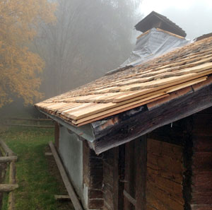 shingles-roof-without-gutter